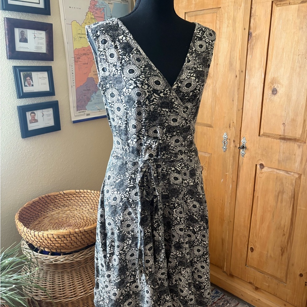 Effie's Heart Monochrome Floral Midi Dress